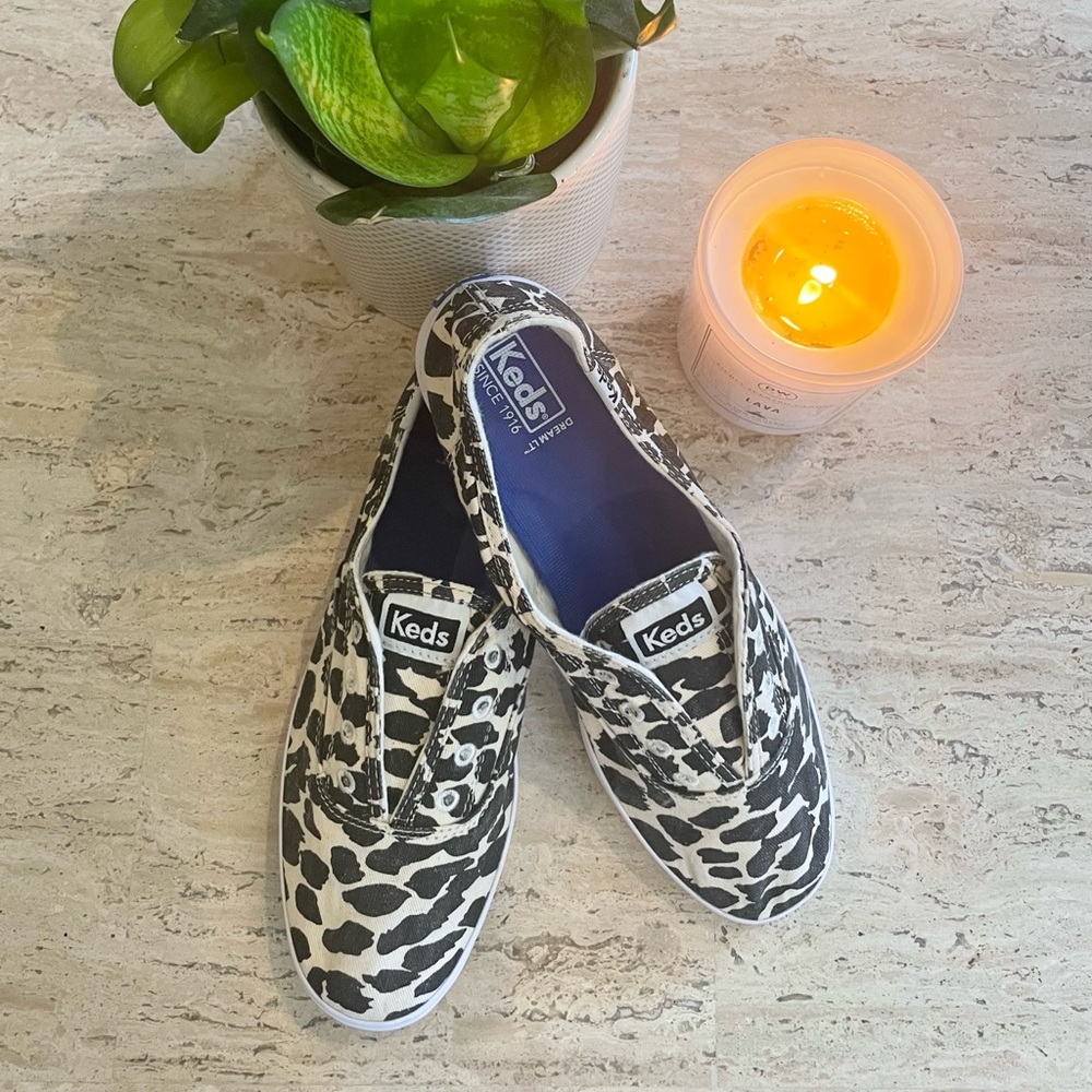 NWOT Keds Women Chillax Slip on Sneakers